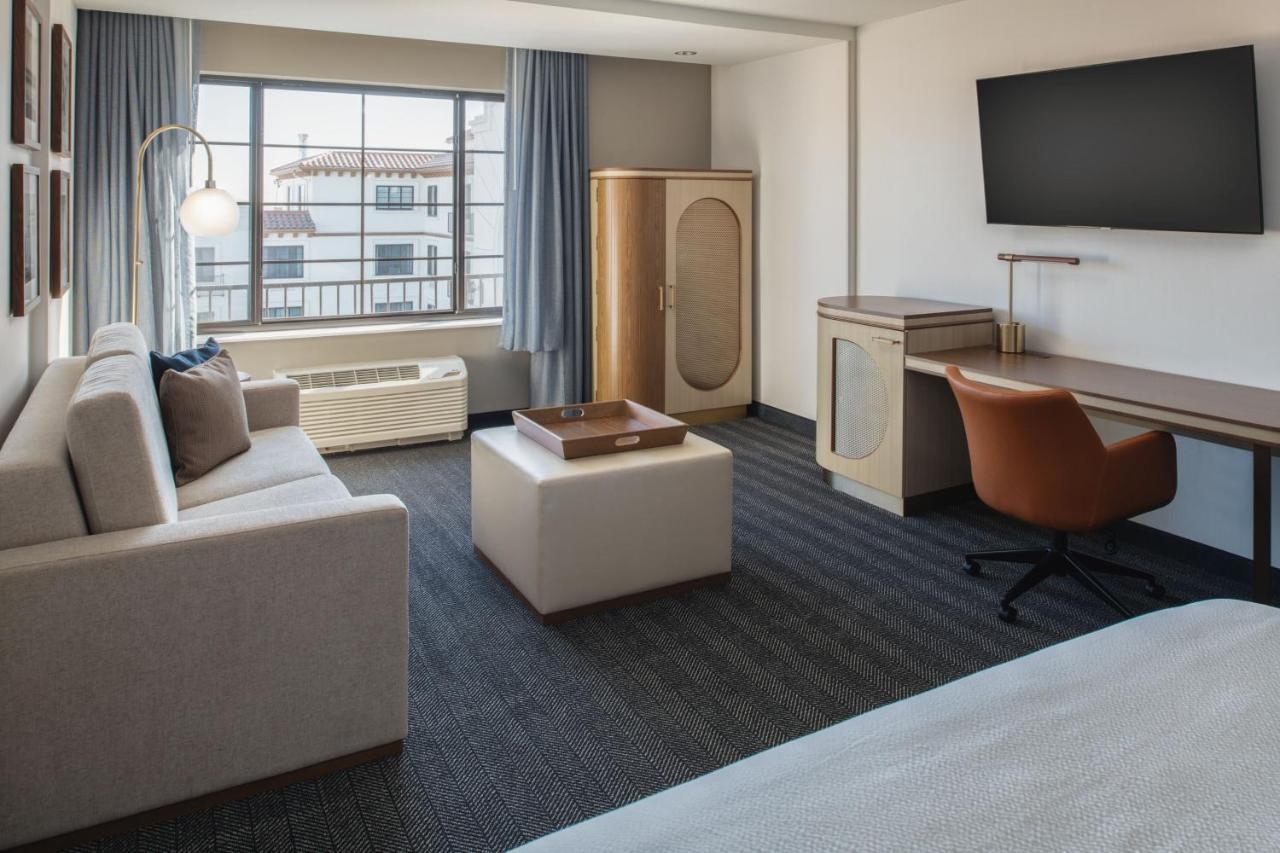 Courtyard By Marriott Hotel 3*