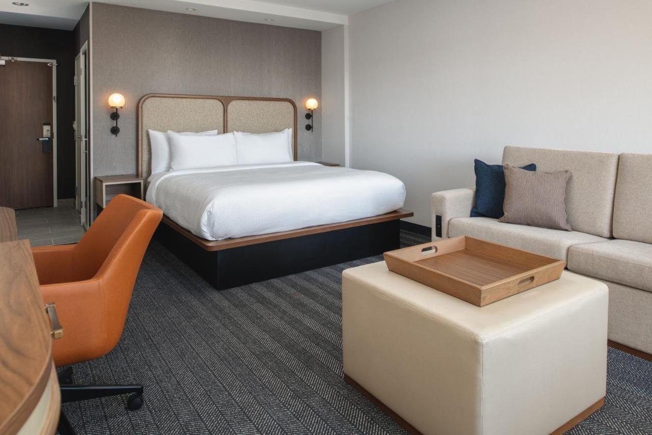 Courtyard By Marriott Hotel Santa Cruz