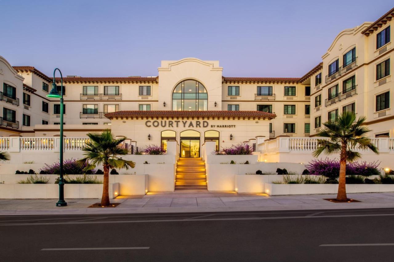 Courtyard By Marriott 3*